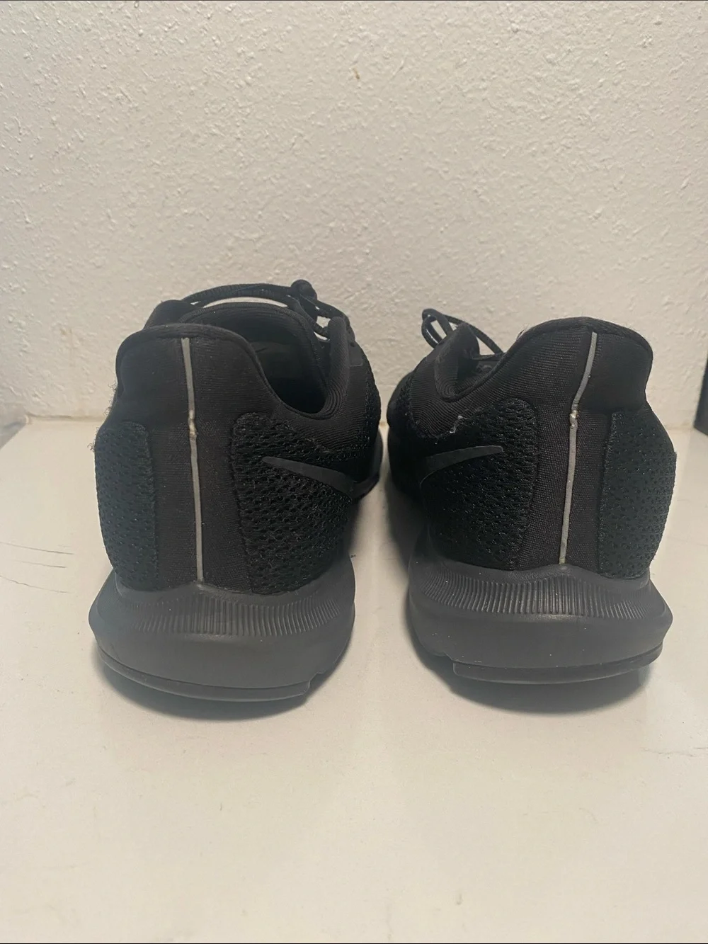 Nike Black Men's Lightweight Running Sneakers